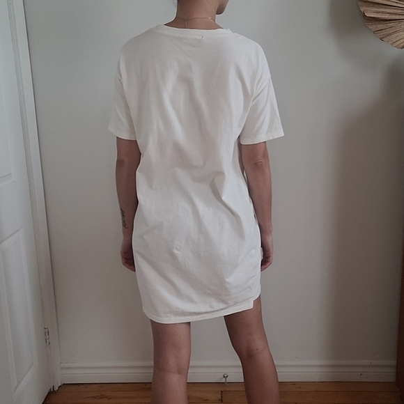 Elegant White Mini T-Shirt Dress - Picture 4 of 7